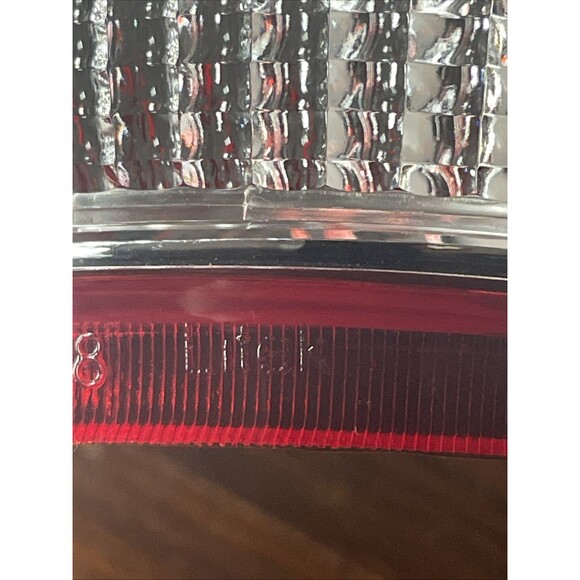 Tail Light Eagle Eyes FR278-U000R New - Picture 4 of 16